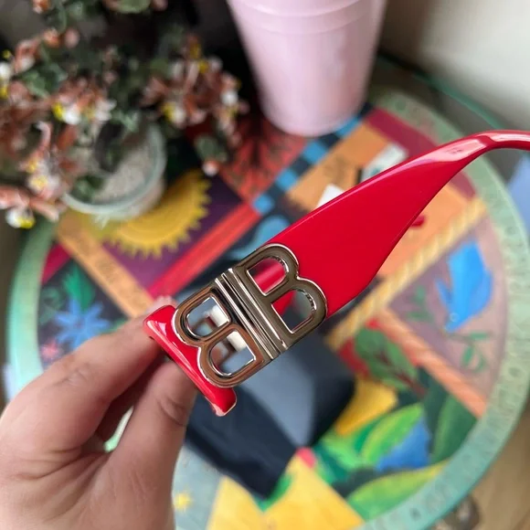 SOLD❤️BALENCIAGA dynasty rectangle in red acetate with Grey lense ♥️ - Picture 11 of 17